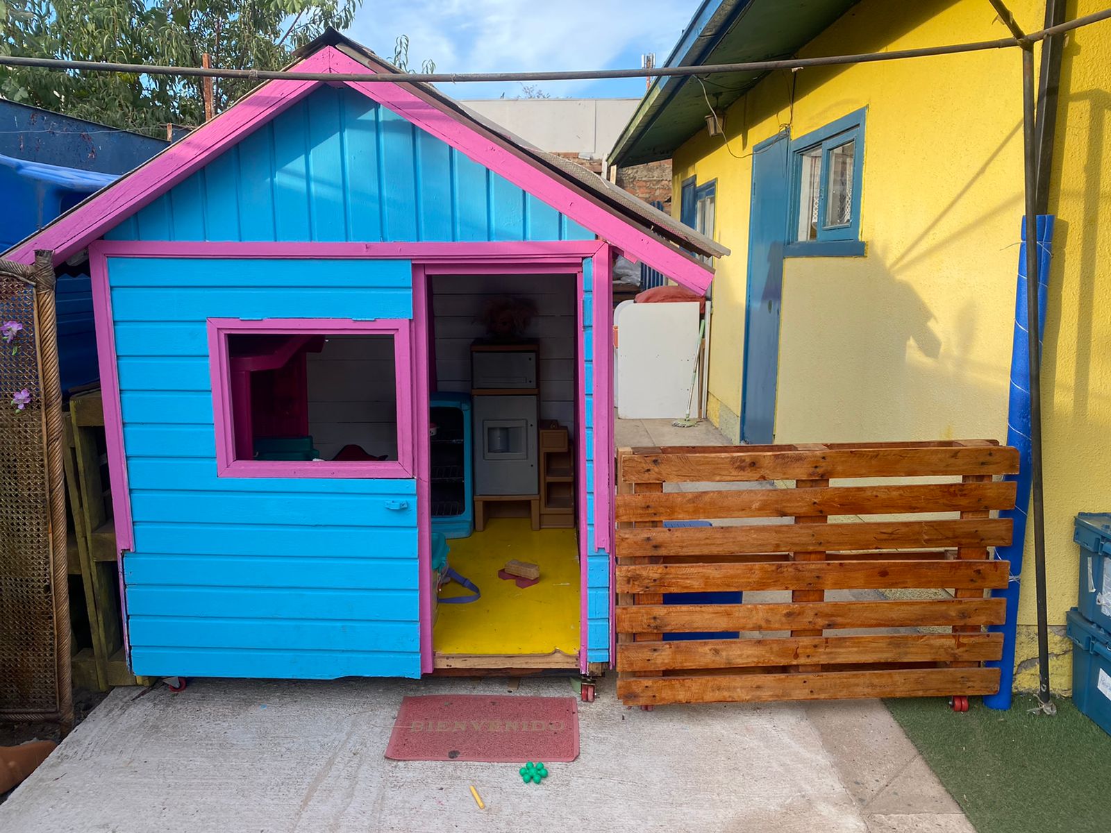 Casita de juegos del patio